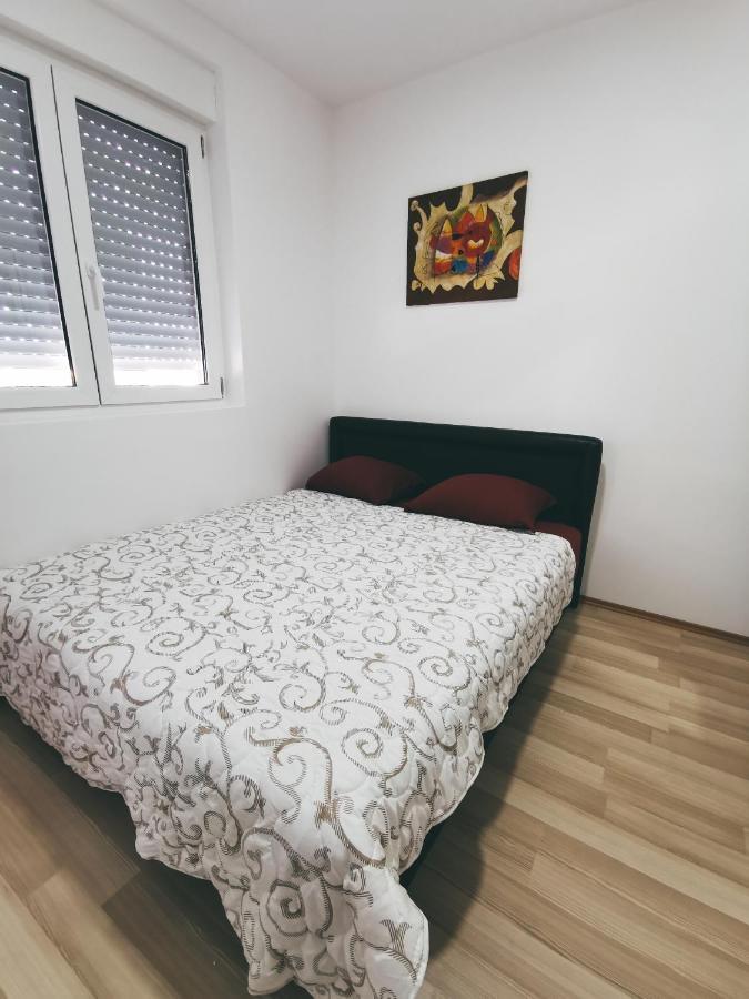 Cozy Corner Apartments - Free Parking & Wi-Fi Ćuprija Exterior foto